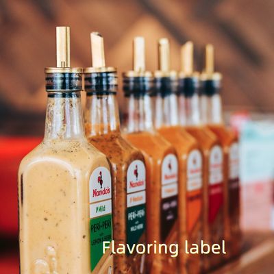 Étiquettes auto-adhésives personnalisées pour les boissons Étiquettes de bouteilles de condiments pour les exigences de votre client